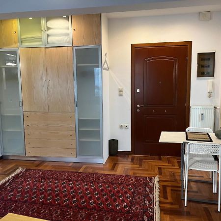 Chita'S Downtown Apartment Янина Экстерьер фото